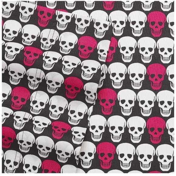 Betsey Johnson Pink & White Skulls Twin Sheet Set - Picture 5 of 11